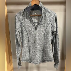 Old Navy Heather Gray Semifitted Pullover with thumb holes. Small